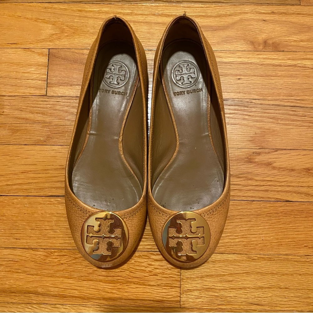 Tan Tory Burch Reva Flats - Picture 5 of 6